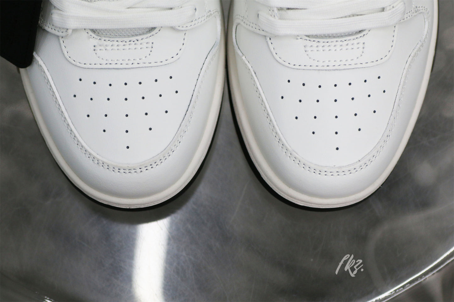 OFF-WHITE White & Black 'Out Of Office' Sneakers