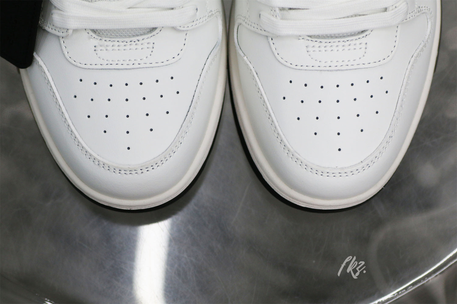 OFF-WHITE White & Black 'Out Of Office' Sneakers