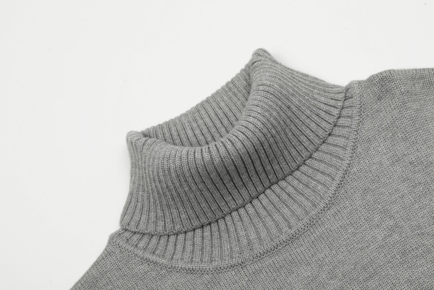 Am1 2024SS classic gray jacquard big heart turtleneck sweater