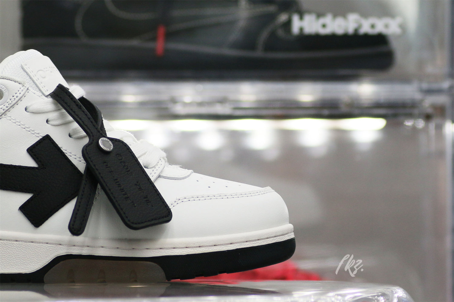 OFF-WHITE White & Black 'Out Of Office' Sneakers