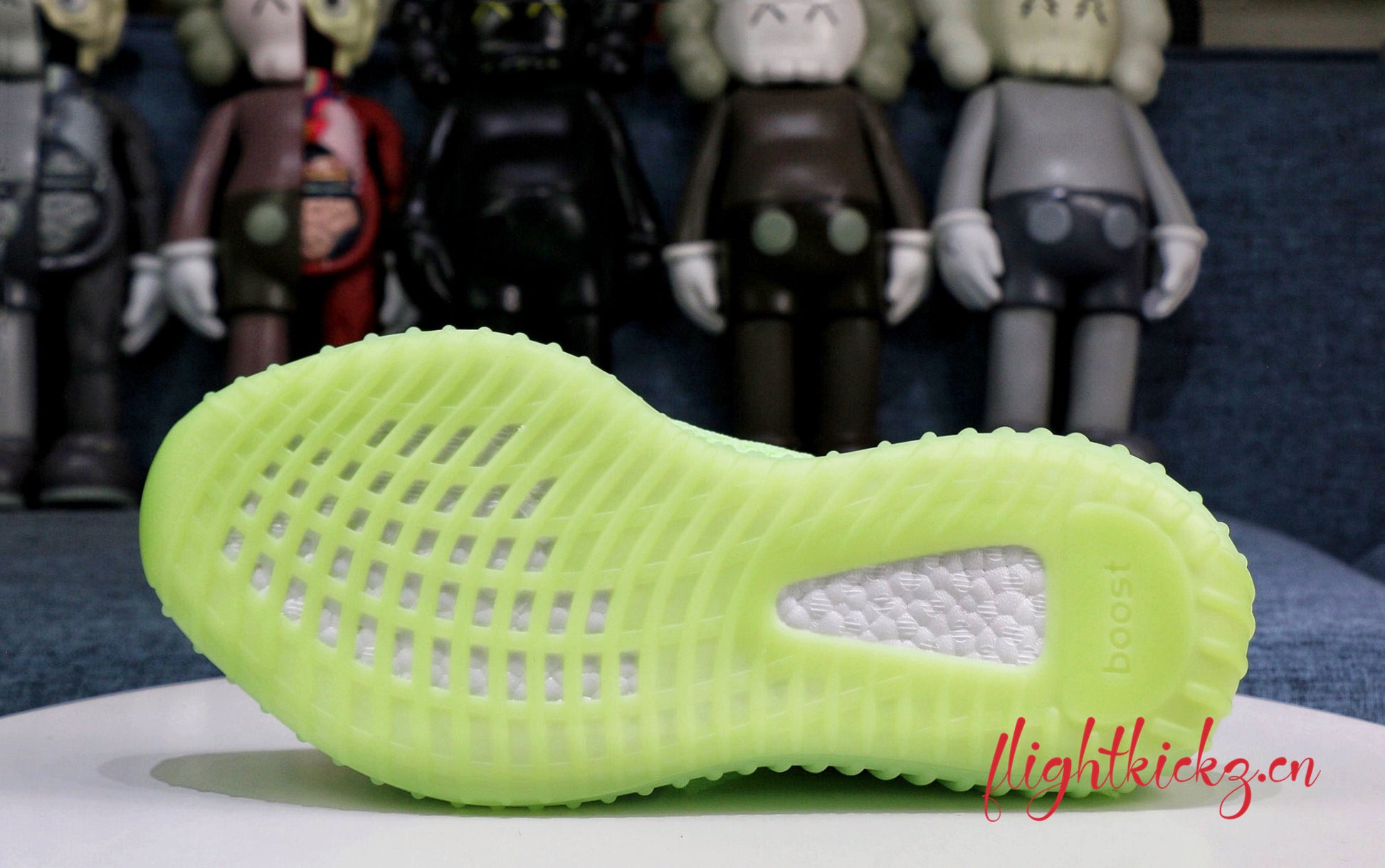 Yeezy Boost 350 V2 Glow In The Dark （Ln5 A1)