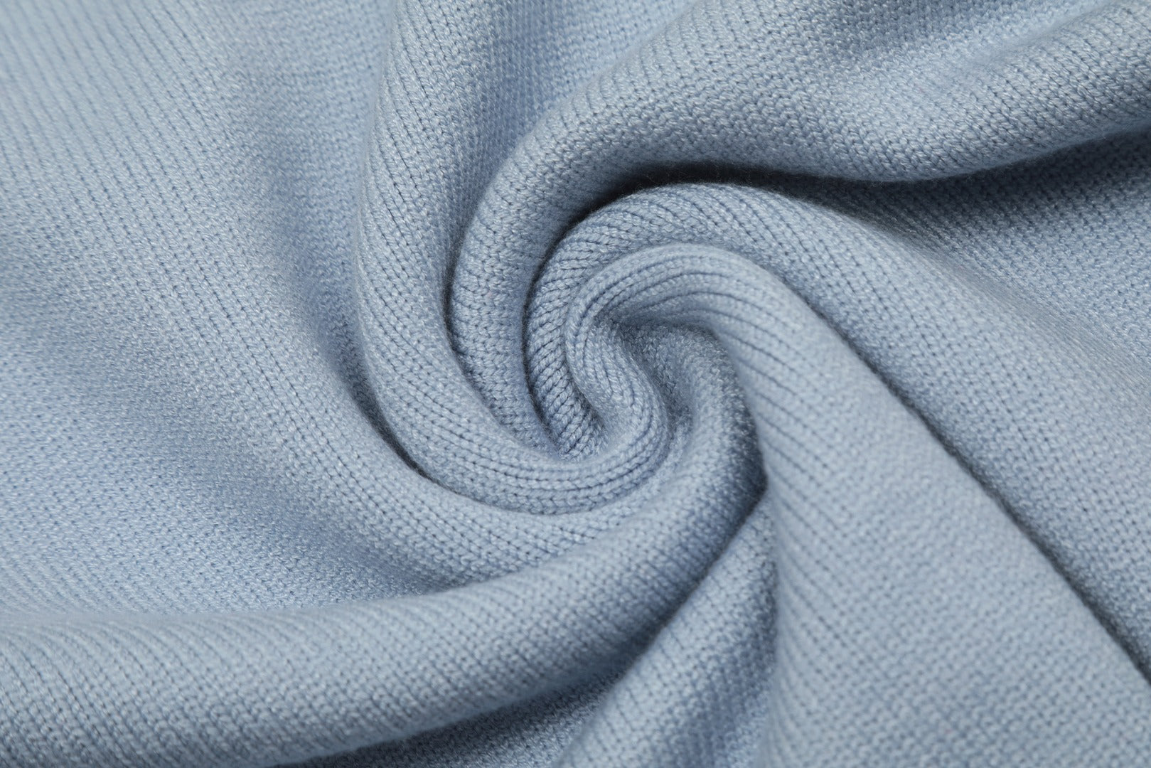 Am1 2024SS classic blue jacquard big heart turtleneck sweater