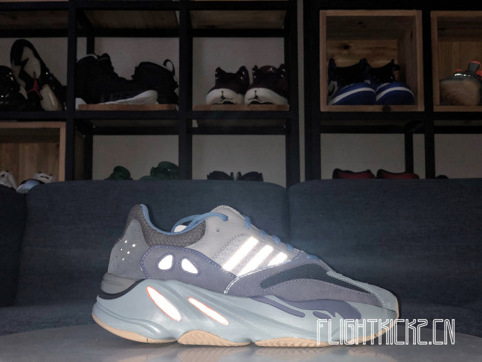 Yeezy Boost 700 Carbon Blue 2020