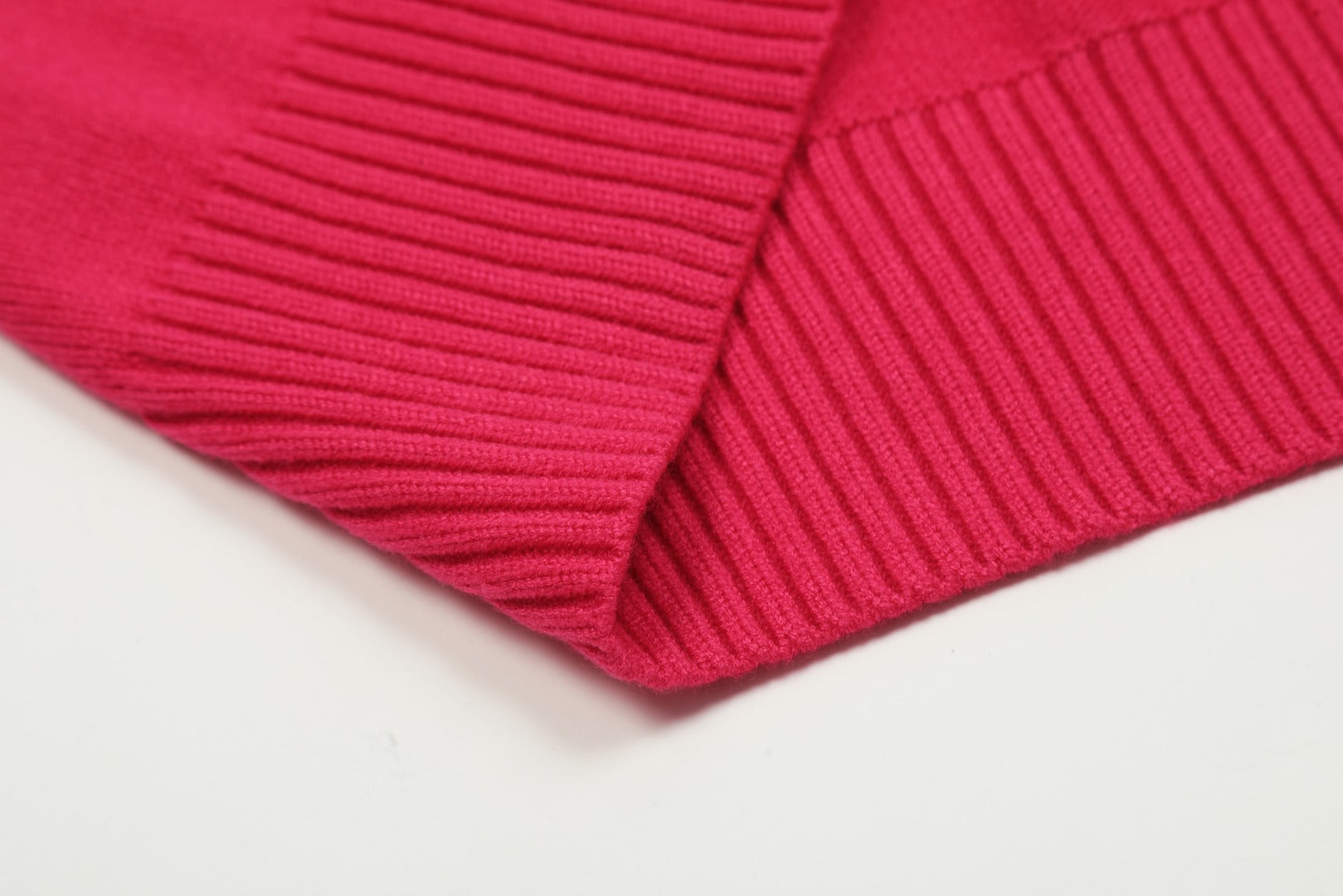 Am1 2024SS classic red jacquard big heart turtleneck sweater