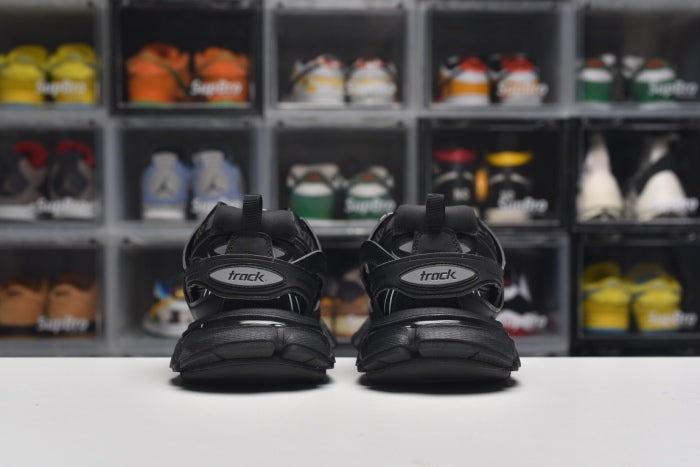 Balenciag* Tess S. Gomma Trek Sneaker