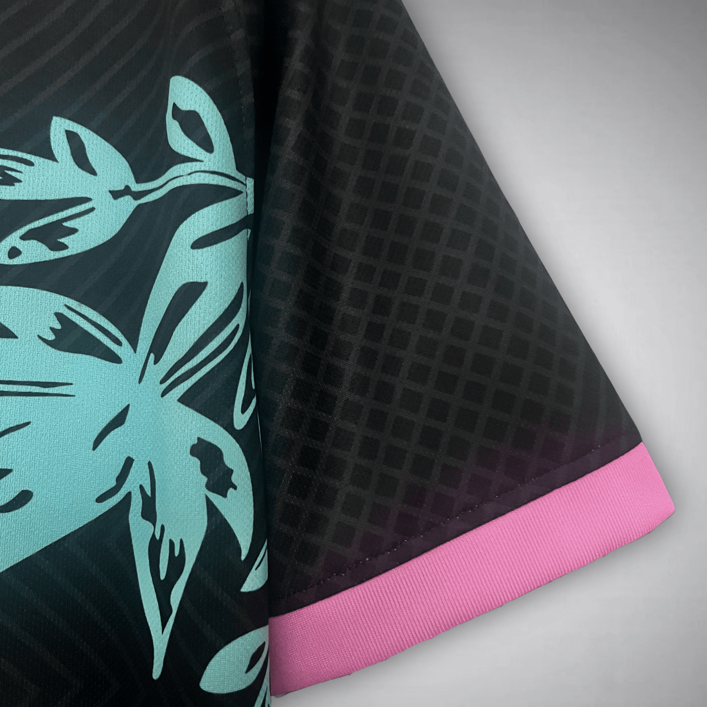 Inter Milan "Serpente Rosa" Premium Kit