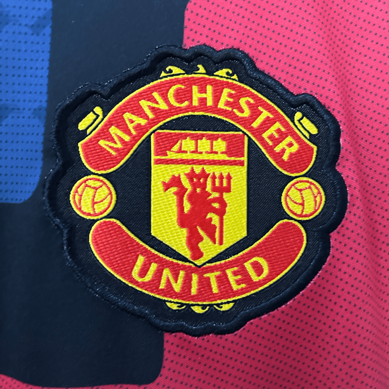 Manchester United "Devil's Puzzle" Premium Kit