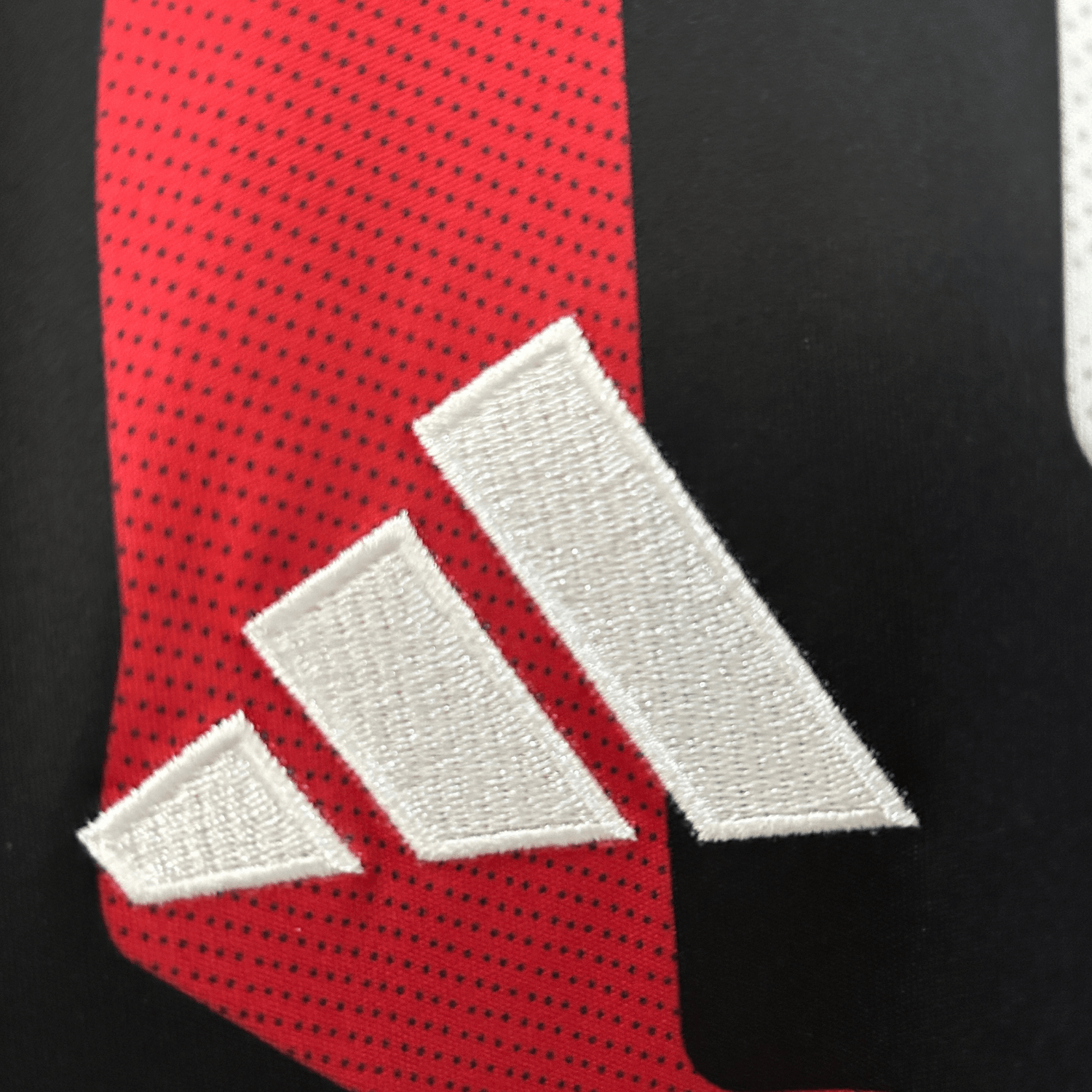 Manchester United "Devil's Puzzle" Premium Kit